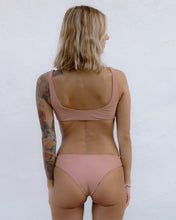 Load image into Gallery viewer, blush